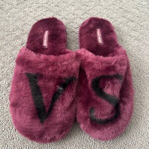 Victoria's Secret Women's Plush Slippers - Burgundy